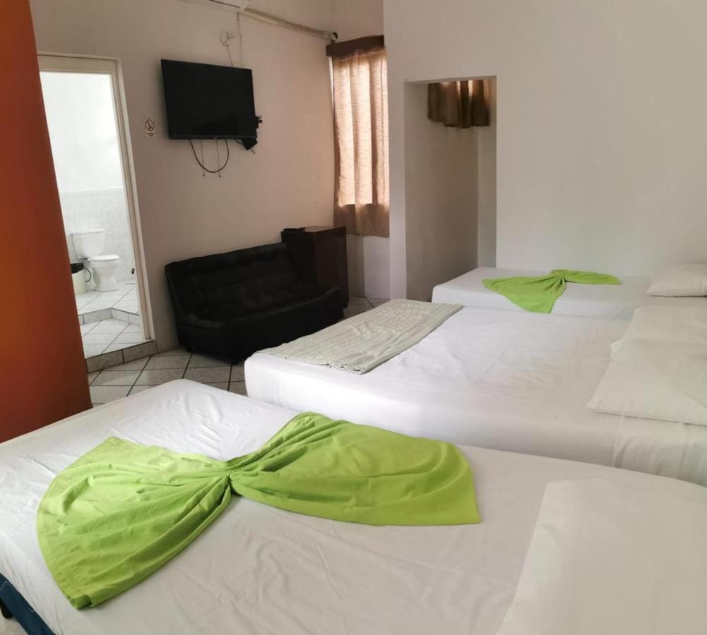 Hostal Tah Itza Flores Exterior foto